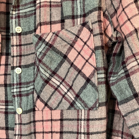 Pink gray plaid flannel button up vintage 90s 00s punk grunge Urban Outfitters - Picture 3 of 5